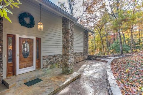 268 S Crescent Dr, Saluda, NC 28773 photo 4