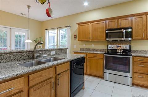 114 Lake Davidson Cir, Davidson, NC 28036 photo 2