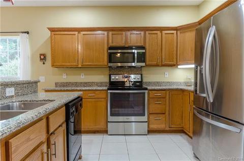 114 Lake Davidson Cir, Davidson, NC 28036 photo 3