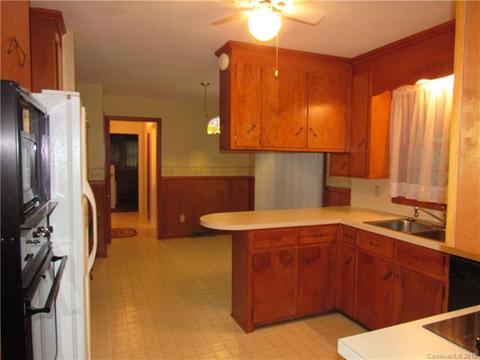 910 Oak Forest Dr, Monroe, NC 28112 photo 5