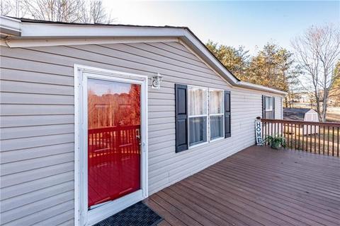 7206 Pyramid Dr, Hickory, NC 28602 photo 1