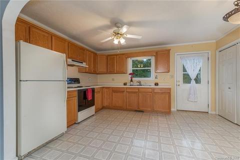 38 Pleasant Ct, Flat Rock, NC 28731 photo 7