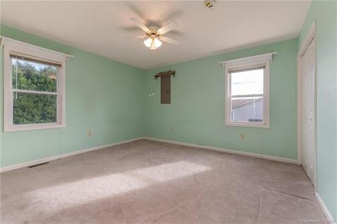 38 Pleasant Ct, Flat Rock, NC 28731 photo 9
