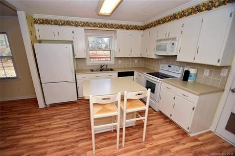 926 E John St, Matthews, NC 28105 photo 7