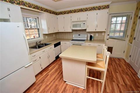 926 E John St, Matthews, NC 28105 photo 9