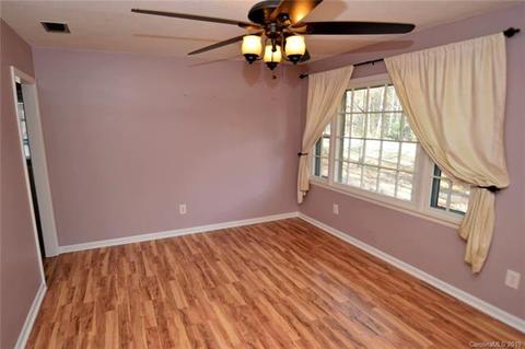 926 E John St, Matthews, NC 28105 photo 5