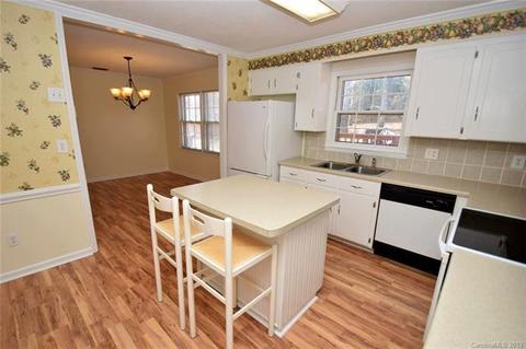 926 E John St, Matthews, NC 28105 photo 8