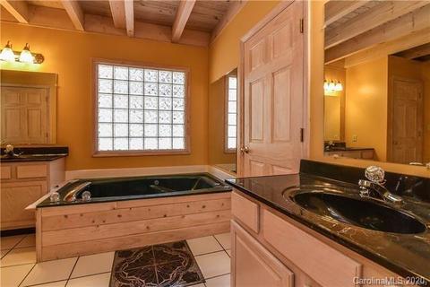 610 Grouse Thicket Rd, Mars Hill, NC 28754 photo 23