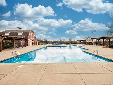 10950 Kingsview Dr, Davidson, NC 28036 photo 9