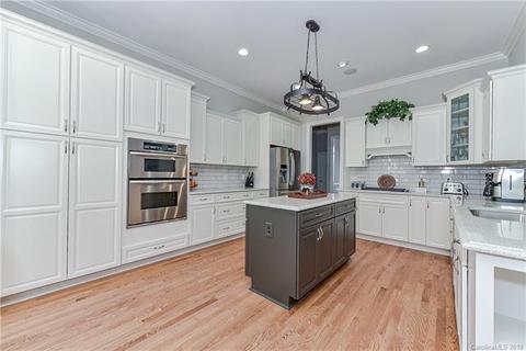 7617 Windaliere Dr, Cornelius, NC 28031 photo 8
