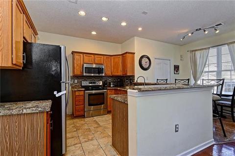 7031 Blithe Low Pl, Charlotte, NC 28273 photo 5