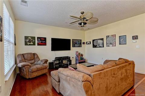 7031 Blithe Low Pl, Charlotte, NC 28273 photo 11