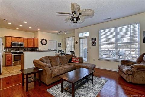 7031 Blithe Low Pl, Charlotte, NC 28273 photo 9