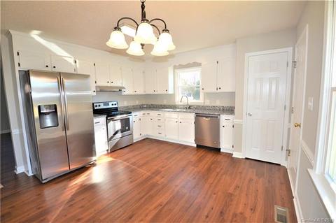 204 Meadow Wind Ct, Monroe, NC 28110 photo 3