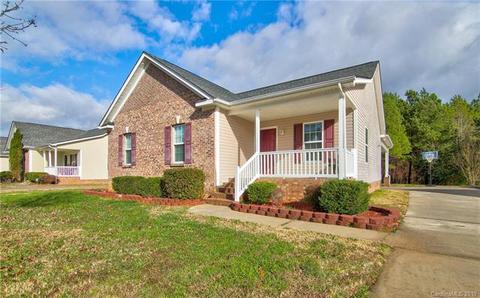 415 E Village Dr, Monroe, NC 28112 photo 1