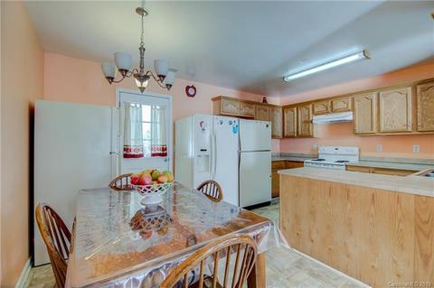 415 E Village Dr, Monroe, NC 28112 photo 9