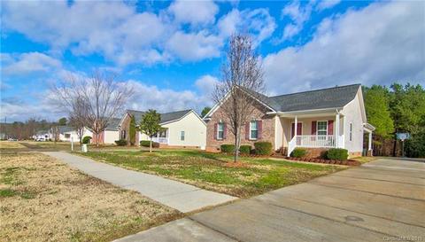 415 E Village Dr, Monroe, NC 28112 photo 2