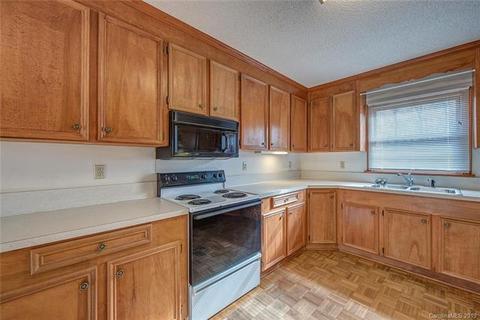 113 Crestbrook Cir, Shelby, NC 28152 photo 8