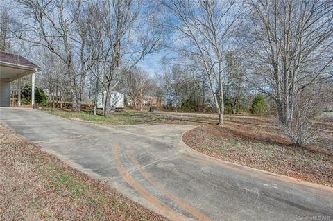 113 Crestbrook Cir, Shelby, NC 28152 photo 3