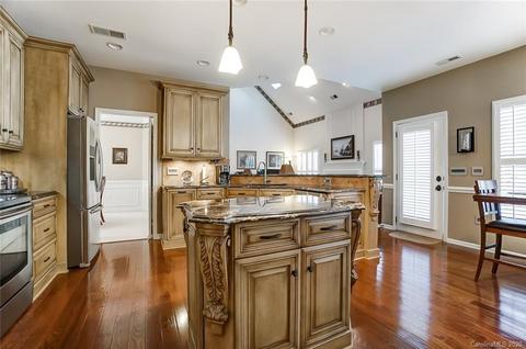 19903 Scanmar Ln, Cornelius, NC 28031 photo 3