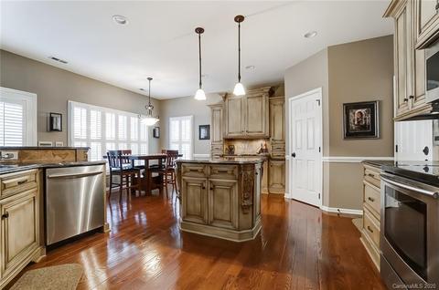 19903 Scanmar Ln, Cornelius, NC 28031 photo 4