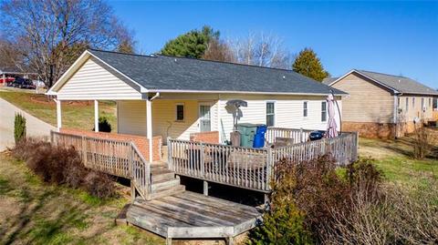 3602 Smithfield Dr, Conover, NC 28613 photo 2