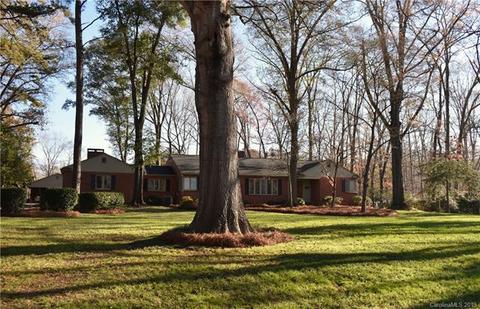 407 Pine St, Lancaster, SC 29720 photo 1