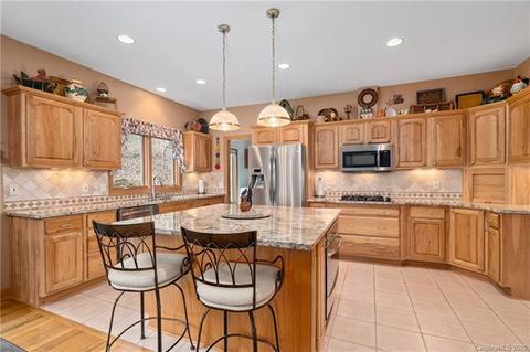 109 Continental Dr, Flat Rock, NC 28731 photo 6