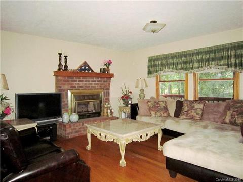 6 Dixie Ln, Candler, NC 28715 photo 2