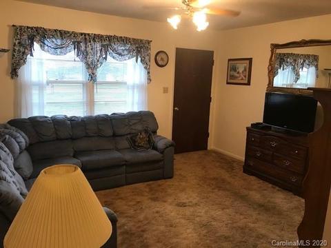 5498 Bryan Ln, Hickory, NC 28602 photo 4