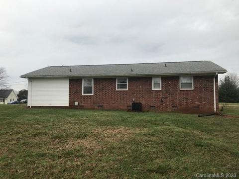 5498 Bryan Ln, Hickory, NC 28602 photo 2