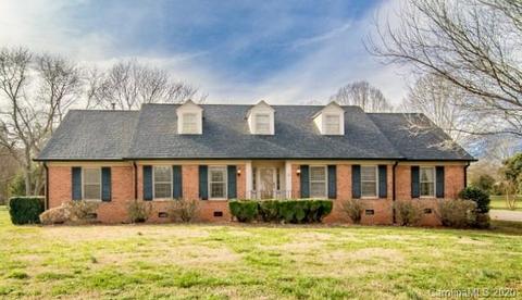 1301 E Colonial Dr, Salisbury, NC 28144 photo 1