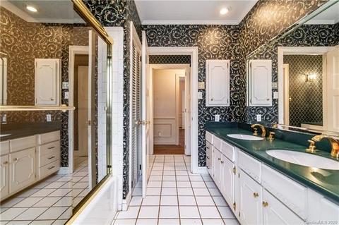 1301 E Colonial Dr, Salisbury, NC 28144 photo 5