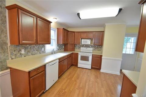 19614 Shevington Dr, Cornelius, NC 28031 photo 8