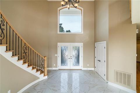 157 Mariners Pointe Ln, Hickory, NC 28601 photo 4
