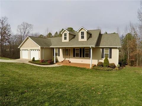 5202 Foley Dr, Hickory, NC 28602 photo 1