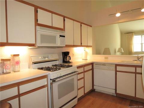 19909 Oak Leaf Cir, Cornelius, NC 28031 photo 4