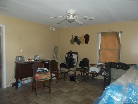 722 Kroll Ln, High Point, NC 27260 photo 3