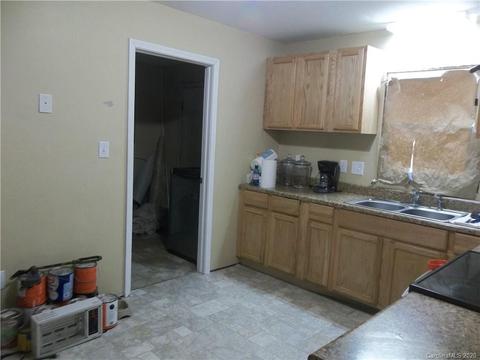 722 Kroll Ln, High Point, NC 27260 photo 5