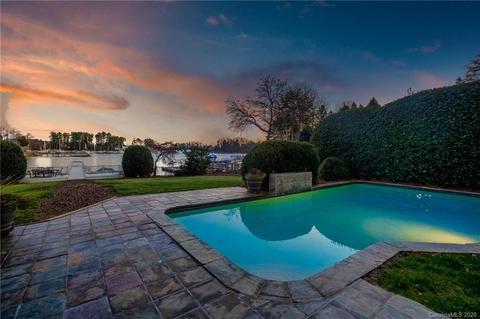18318 Town Harbour Rd, Cornelius, NC 28031 photo 2