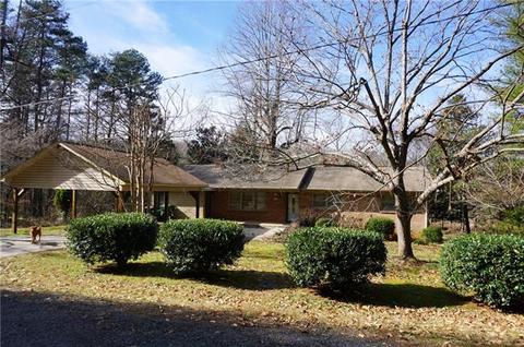 625 Sunset Dr SW, Conover, NC 28613 photo 1