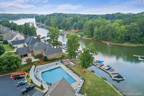 7941 Mariners Pointe Cir, Denver, NC 28037 photo 1