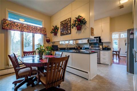 137 Pearson Dr, Morganton, NC 28655 photo 9