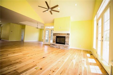 82 Eugene Ln, Flat Rock, NC 28731 photo 5