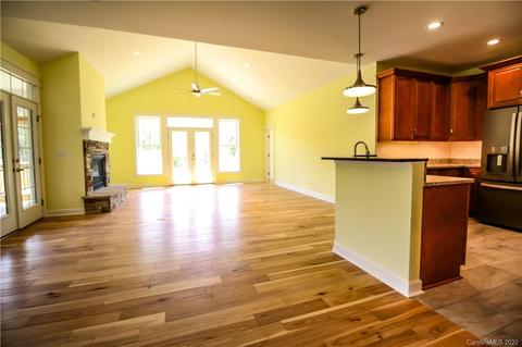 82 Eugene Ln, Flat Rock, NC 28731 photo 9