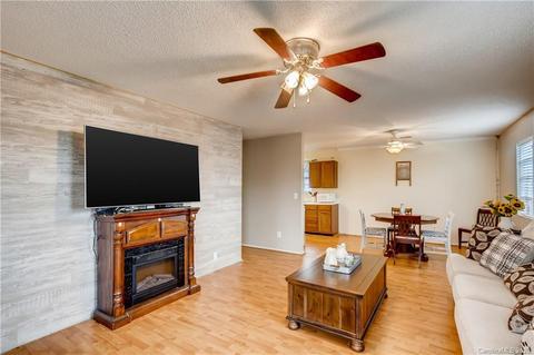 406 Kickapoo Ave, Gastonia, NC 28056 photo 9