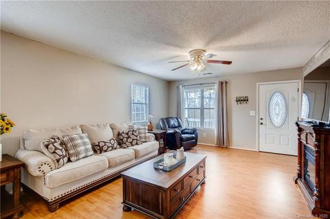 406 Kickapoo Ave, Gastonia, NC 28056 photo 6