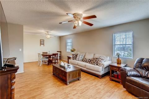 406 Kickapoo Ave, Gastonia, NC 28056 photo 8