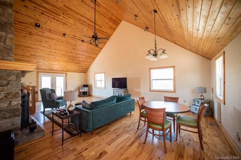 219 Echo Mountain View Rd, Fairview, NC 28730 photo 3
