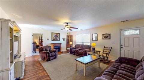 47 Crestview St, Canton, NC 28716 photo 9
